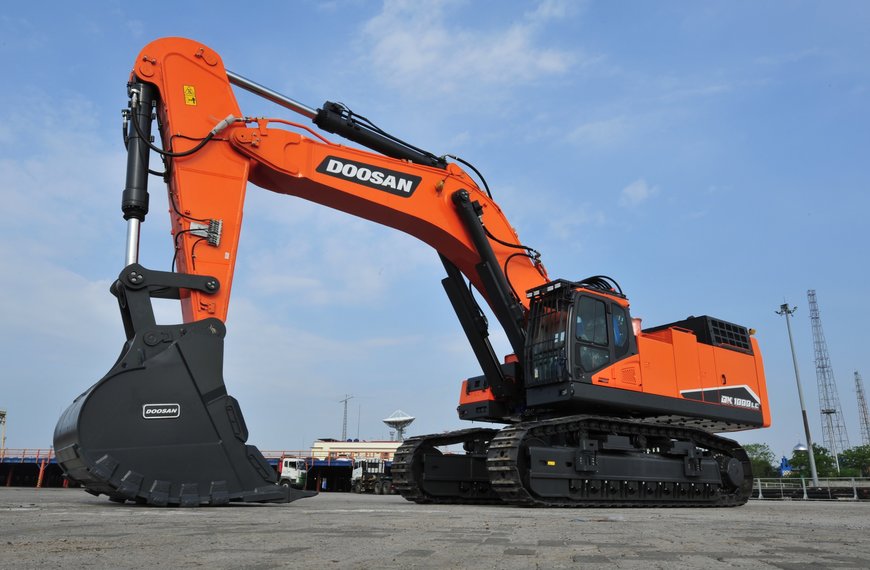 First Doosan DX1000LC-7 100 t Excavator Sold in Europe